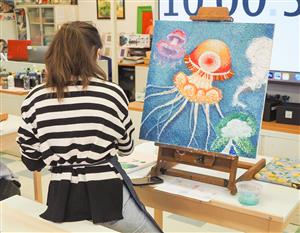 student painting